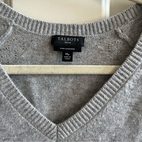 TALBOTS | Pure Cashmere V-neck Sweater Petite - Picture 2 of 6
